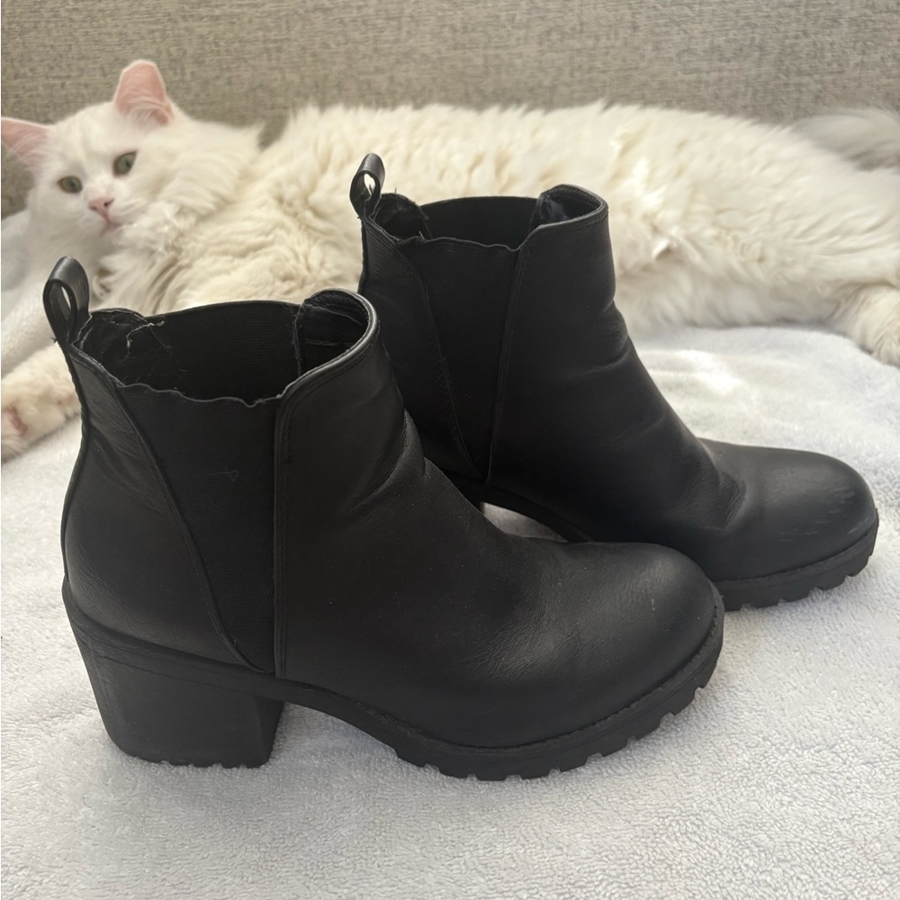 Dirty Laundry Black Ankle Booties